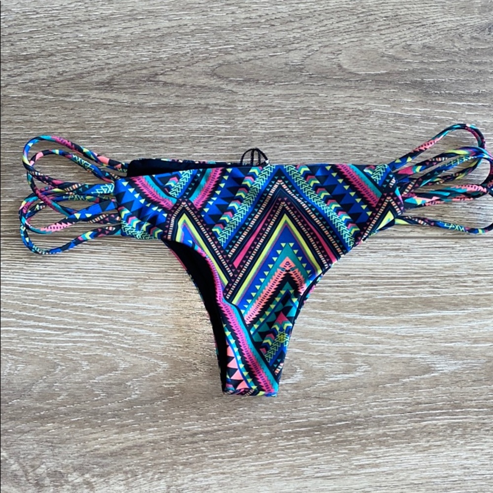L*Space Strappy Bikini Bottoms - Picture 4 of 5